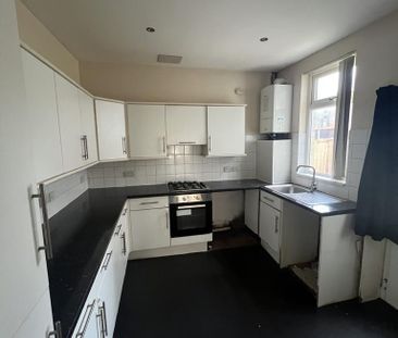 3 bedroom semi-detached house to rent - Photo 6