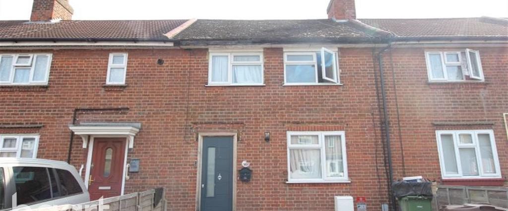 4 bedroom semi-detached house to rent - Photo 1
