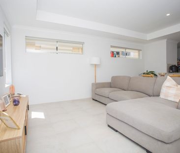 Coastal Living Awaits - Photo 3