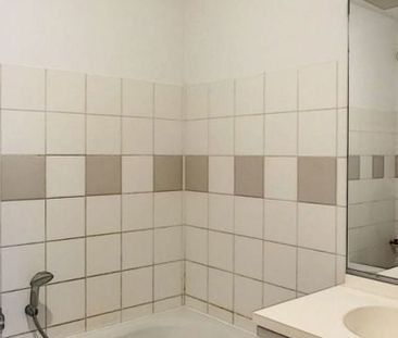 Appartement te huur in Jambes voor € 755 met 1 slaapkamer - Photo 4