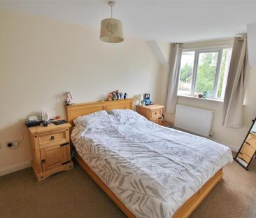 3 bedroom terraced house to rent - Photo 5
