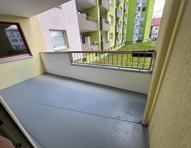 Helle 3-Zimmer-Wohnung mit Balkon und Garage in Empelde - Foto 1