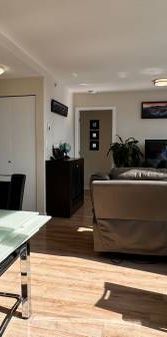 FURNISHED Downtown 2 Br/2Ba high-rise apartment - Photo 1