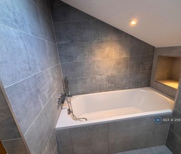 2 bedroom flat to rent - Photo 6