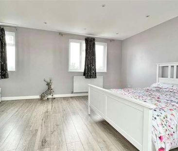 Monks Park, Wembley, HA9 - Photo 5
