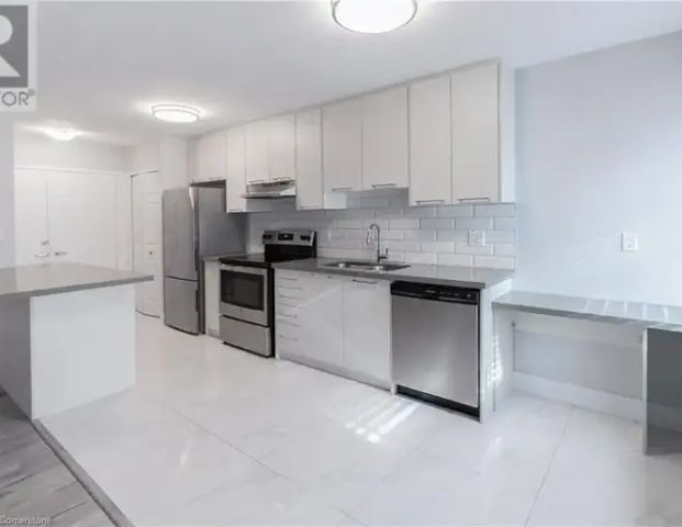 579 CLARE Avenue Unit# 203 | 579 CLARE Avenue Unit# 203, Welland - Photo 1