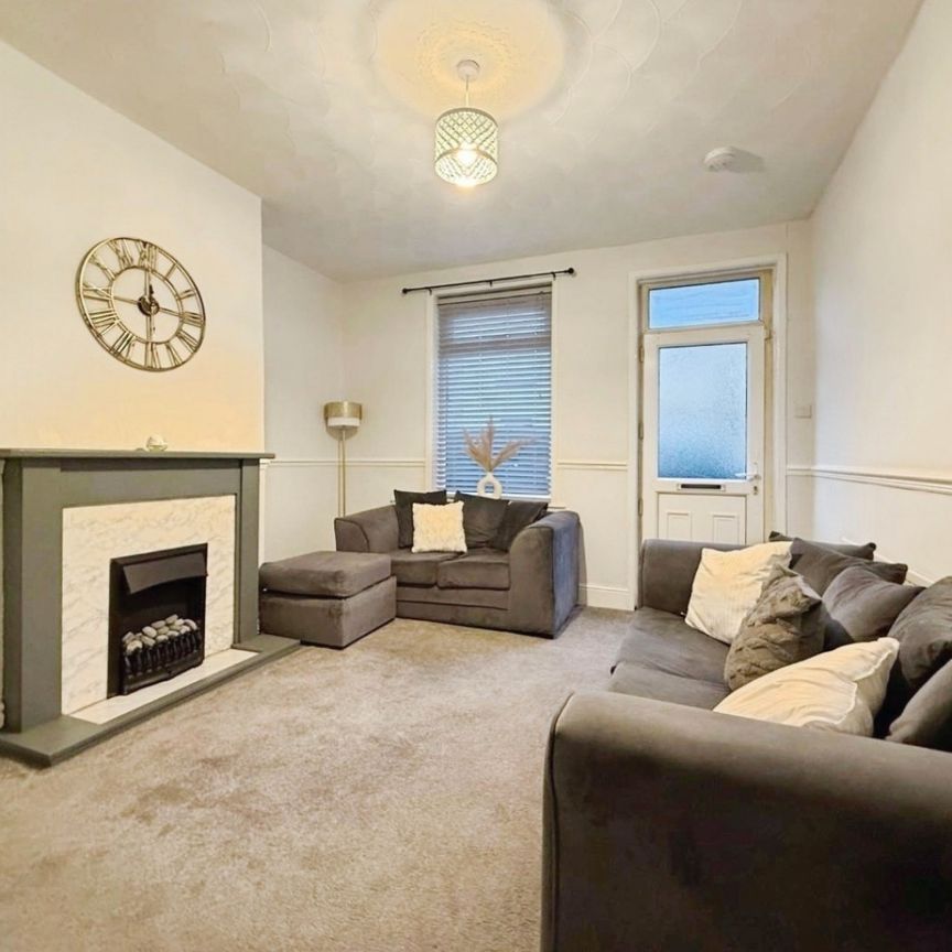 2 bedroom House To Let - Photo 1