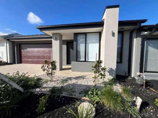 15 Basin Street, Fraser Rise, VIC 3336 - Photo 1