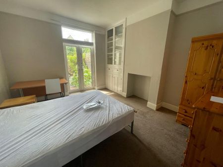 5 bedroom terraced house to rent - Photo 5