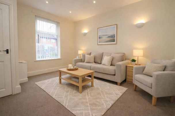 2 bedroom House To Let Total Size: 668 SQ FT - Photo 1