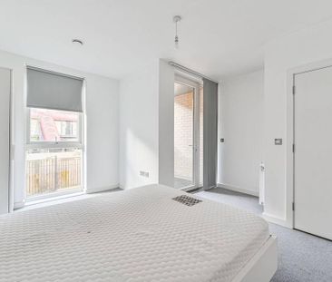 3 bedroom flat to rent - Photo 1