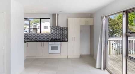 Papakura living! - Photo 2