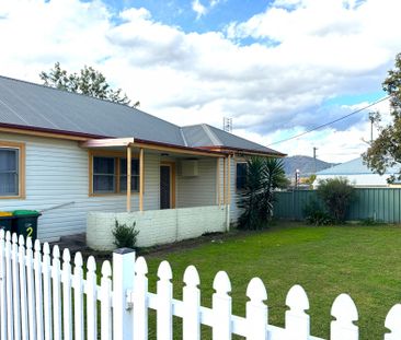 WEST TAMWORTH - Lovely Renovated Three Bedroom Home - Photo 1