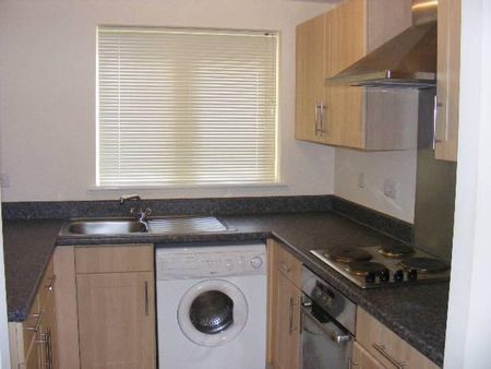 2 bedroom flat to rent - Photo 2