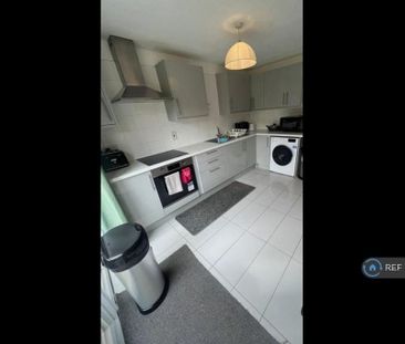 1 bedroom in a house share to rent - Photo 5