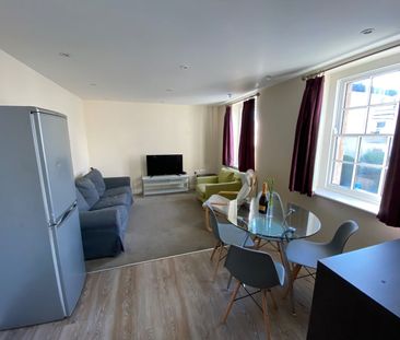 4 Bed Maisonette, Old Farmhouse, BS6 - Photo 2