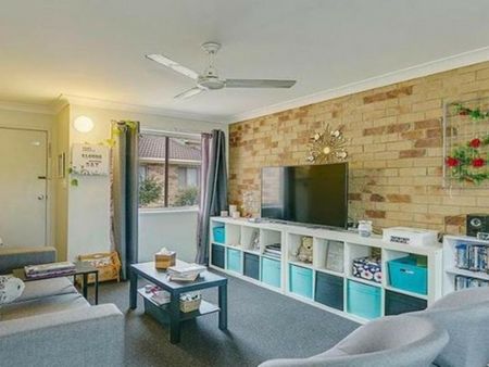 Terriffic Townhouse - Photo 5