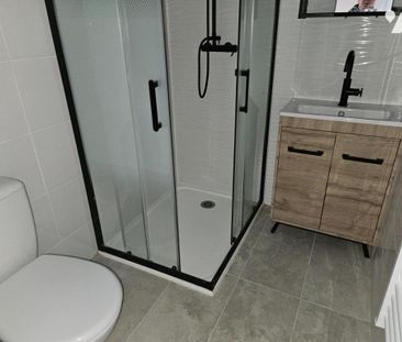 Appartement entièrement rénové situé à MESNIL VAL - Photo 2
