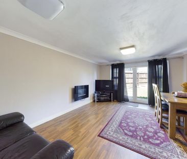 3 bedroom terraced house to rent - Photo 1