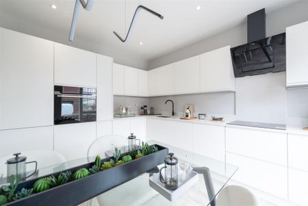 2 bedroom semi-detached house to rent - Photo 3