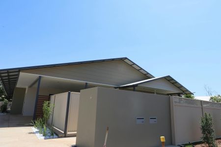 1st Class Duplex Living – Modern 2 Bedroom, 2 Bathroom Home - Photo 3