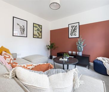 4 bedroom semi-detached house to rent - Photo 2
