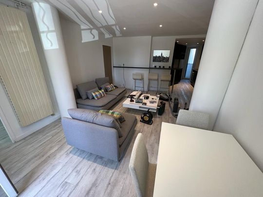 Location Appartement 4 pièces 72m² MARSEILLE 5ème - Photo 1