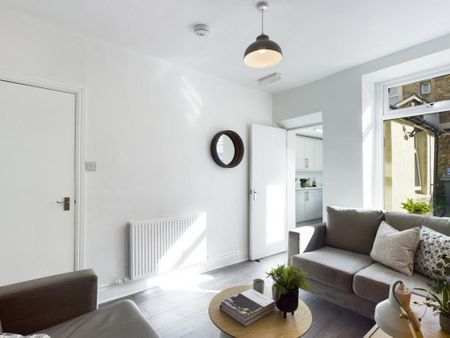 5 bedroom house to rent - Photo 2