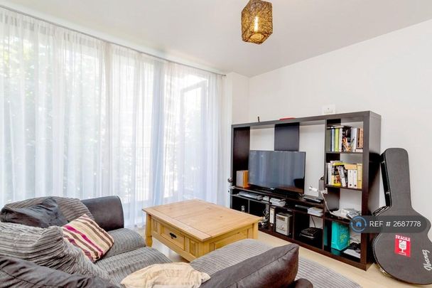 2 bedroom flat to rent - Photo 1