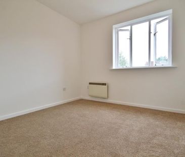 Old School Place, Woking, Surrey, GU22 9LY - Photo 2