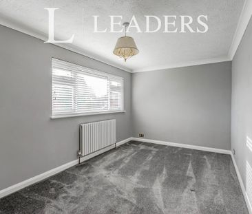 4 bedroom detached house to rent - Photo 3