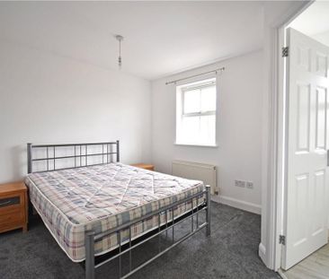 3 bedroom end of terrace house to rent - Photo 3