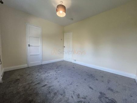 2 bedroom semi-detached house to rent - Photo 5