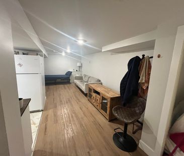 Riversdale - 2 Bedroom Lower Unit - 719B Ave I S - Photo 2