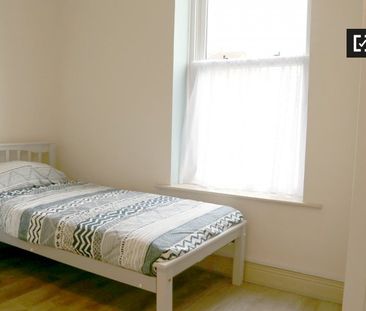 Bed in shared 9-bedroom flat for rent, Inns Quay. - Photo 3