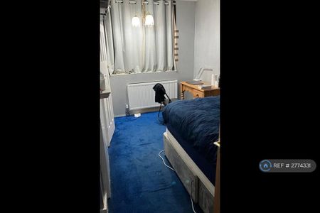 1 bedroom in a house share to rent - Photo 5