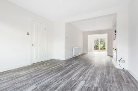 3 bedroom House To Let Total Size: 1089 SQ FT - Photo 2