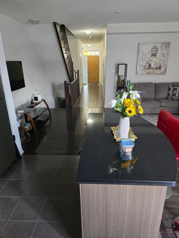 For Lease - 92 Honeyview Trail, Brampton, Ontario - Photo 4