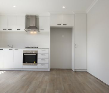 STUNNING One Bedroom Dual Living Home! - Photo 4