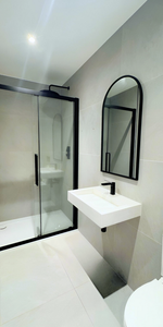 Terraced house to rent - Photo 4