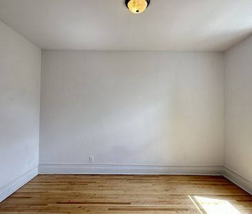 Verdun - Logement de 2 chambres complètement rénové, offert en loca... - Photo 1