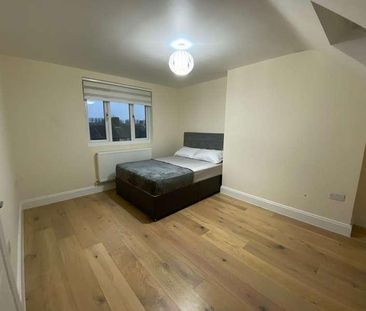 (room) Neasham Road Dagenham, RM8 - Photo 2