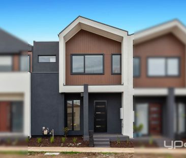 4 BEDROOM TOWNHOUSE - Photo 1
