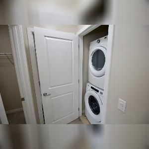 SW Edmonton 3 Bed 2.5 Bath Double Garage - Photo 4