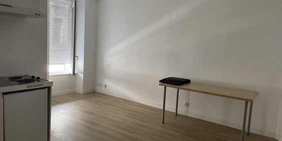 Location Appartement 1 pièce 22m² - Photo 3