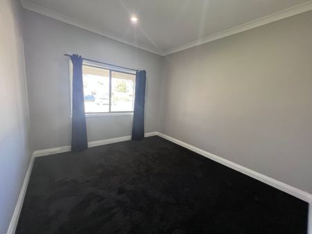 Great House in Quiet Street - Including Granny Flat - Photo 4