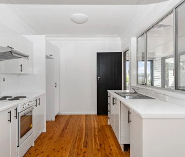 Completely Renovated Cottage - Photo 2