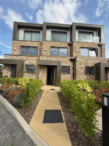 4 bedroom townhouse to rent - Photo 3