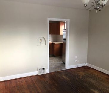 3 Bedroom, 1 Bath House, in Downtown Red Deer! - Photo 4