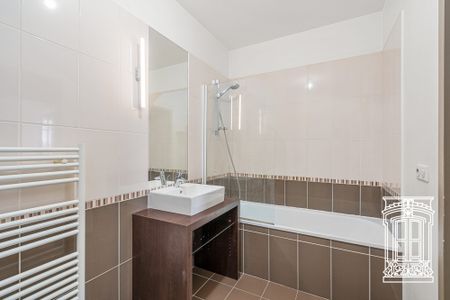 Location Appartement 2 pièces 45m² STE FOY LES LYON 69110 - Photo 4